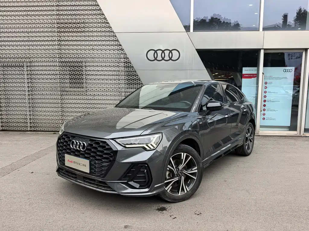 Audi Q3 Sportback 2023 — фото 1