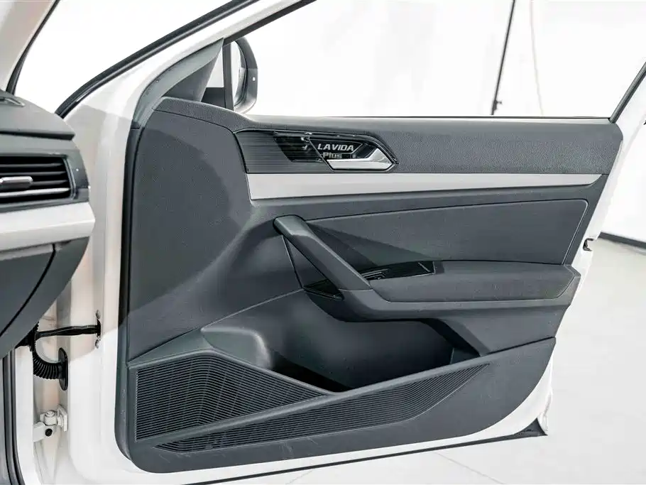 Volkswagen Lavida 2019 — фото 15
