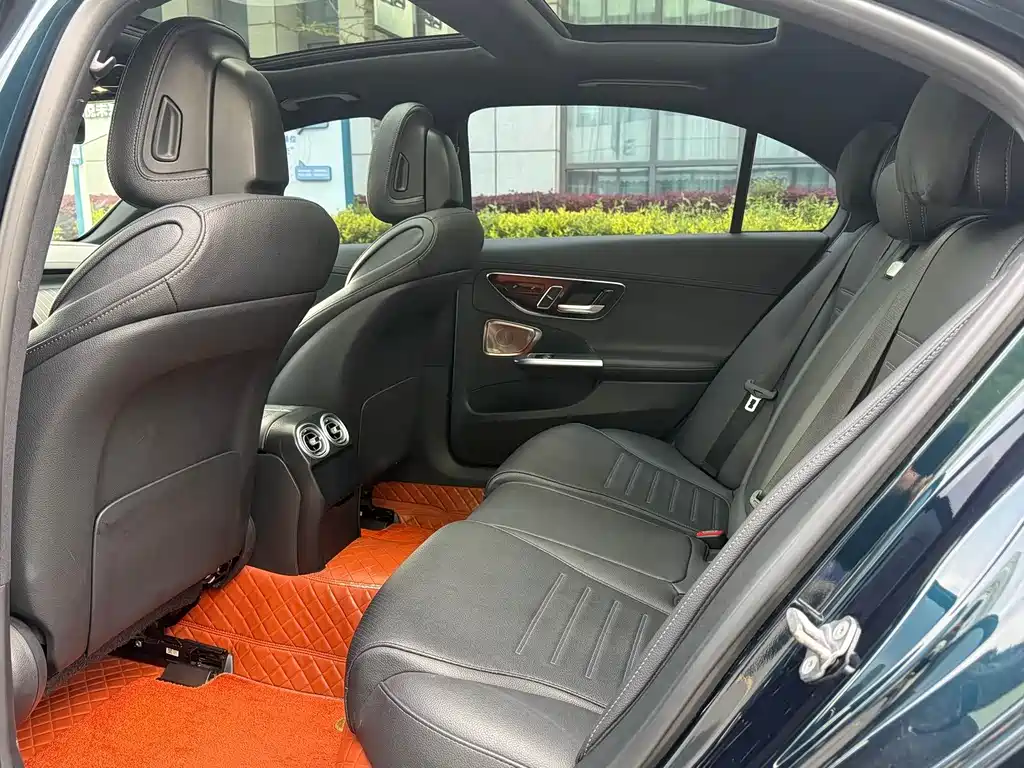Mercedes-Benz C-Class 2023 — фото 16