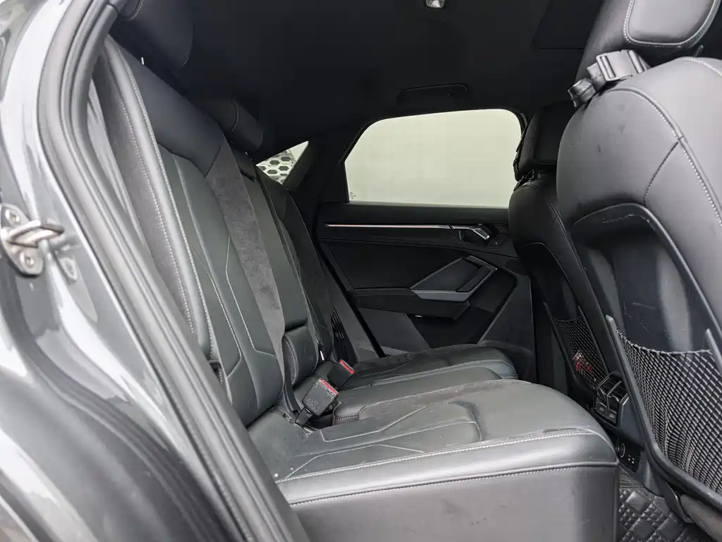 Audi Q3 Sportback 2023 — фото 11