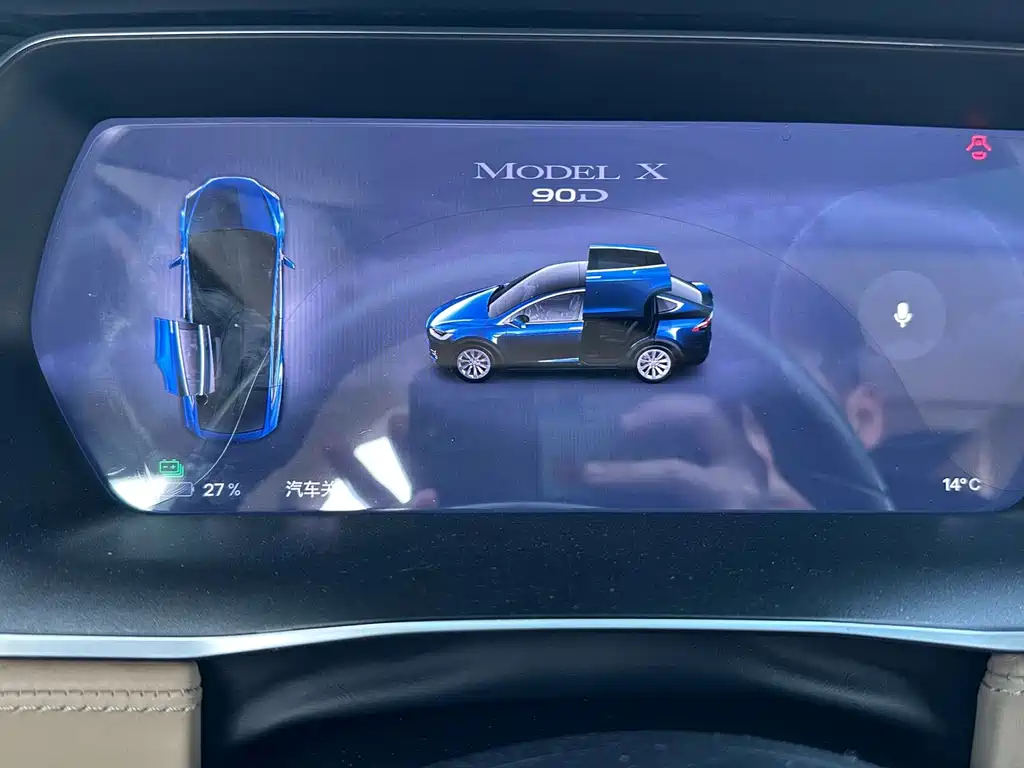 Tesla Model X 2016 — фото 13