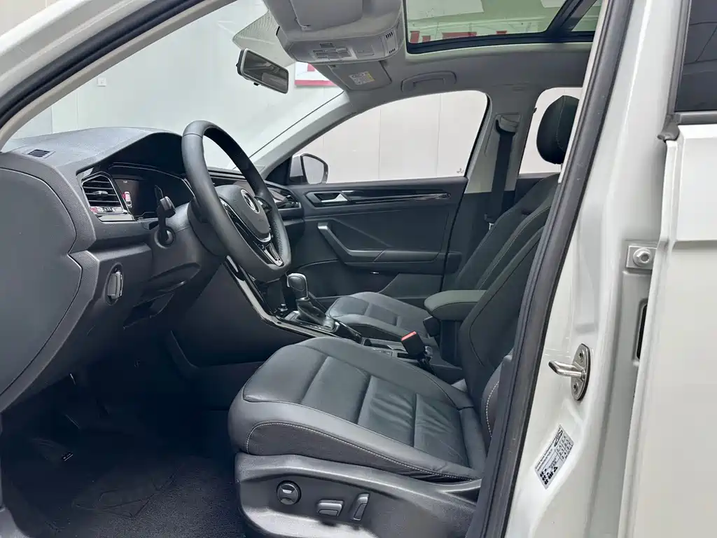 Volkswagen T-Roc 2021