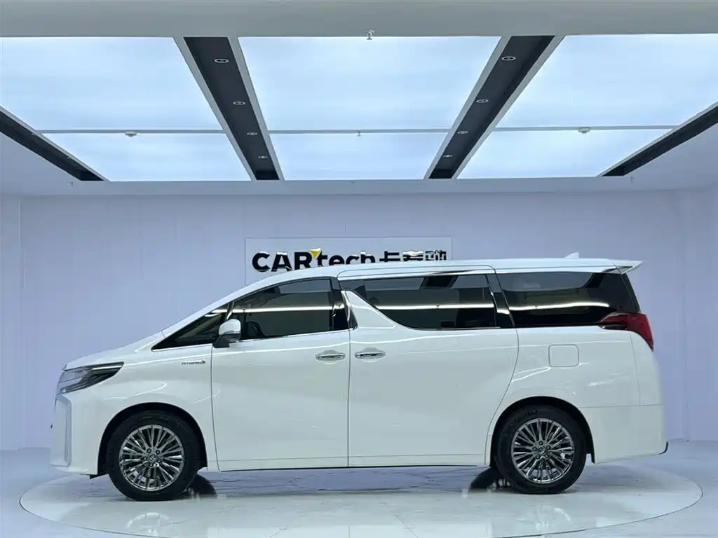 Toyota Alphard 2022 — фото 2