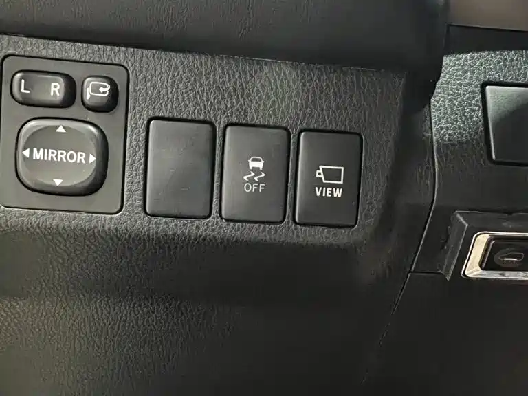 Toyota RAV4 2017 — фото 13