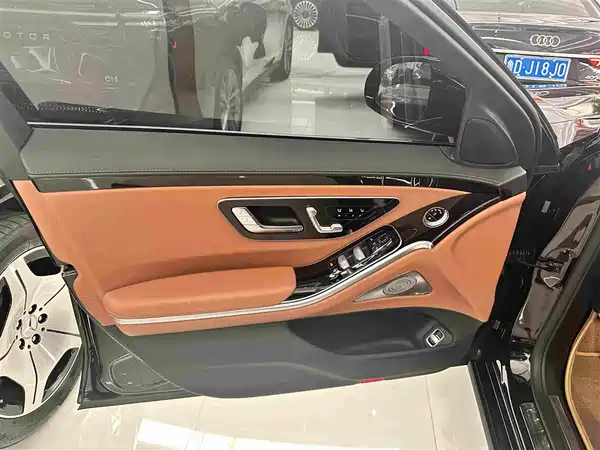Mercedes-Benz S-Class 2024
