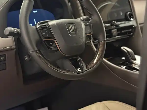 Toyota Vellfire 2024