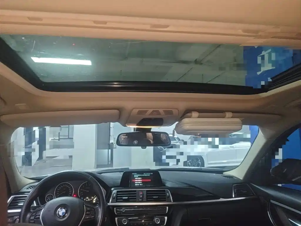 BMW 3 Series 2018 — фото 18
