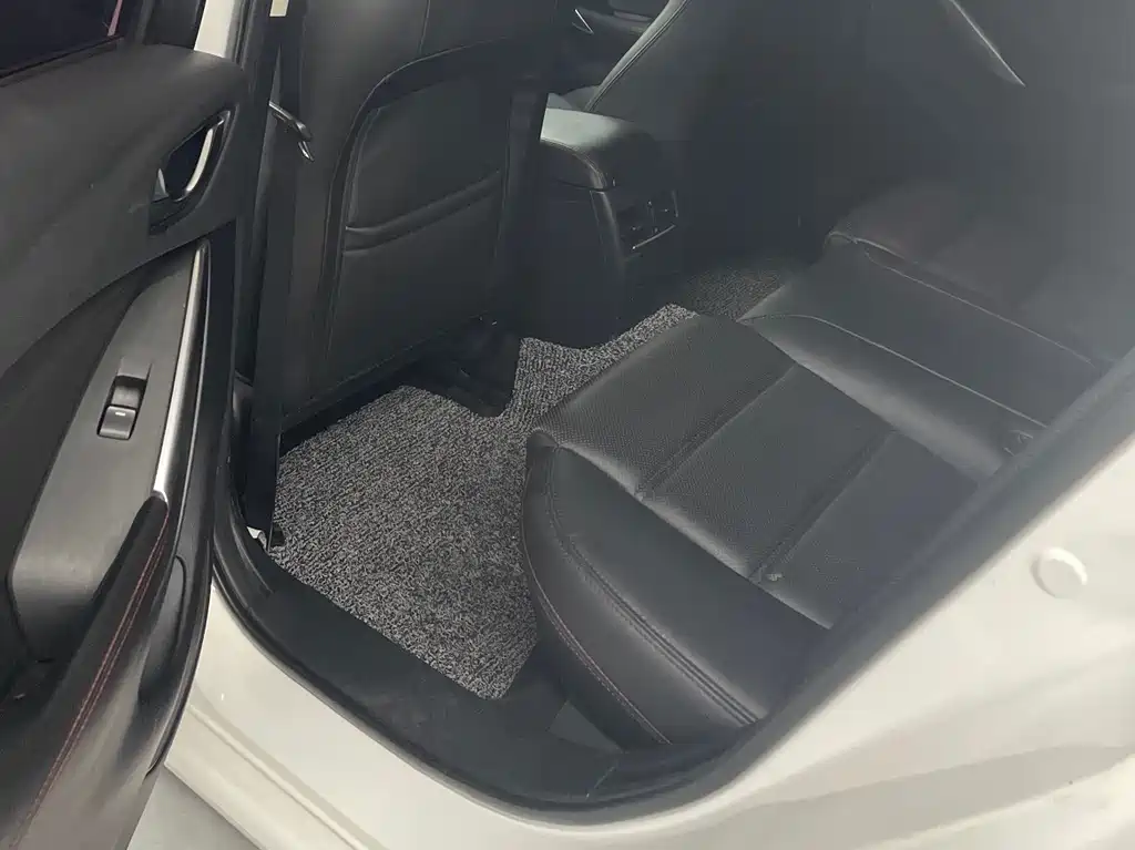 Mazda Atenza 2015