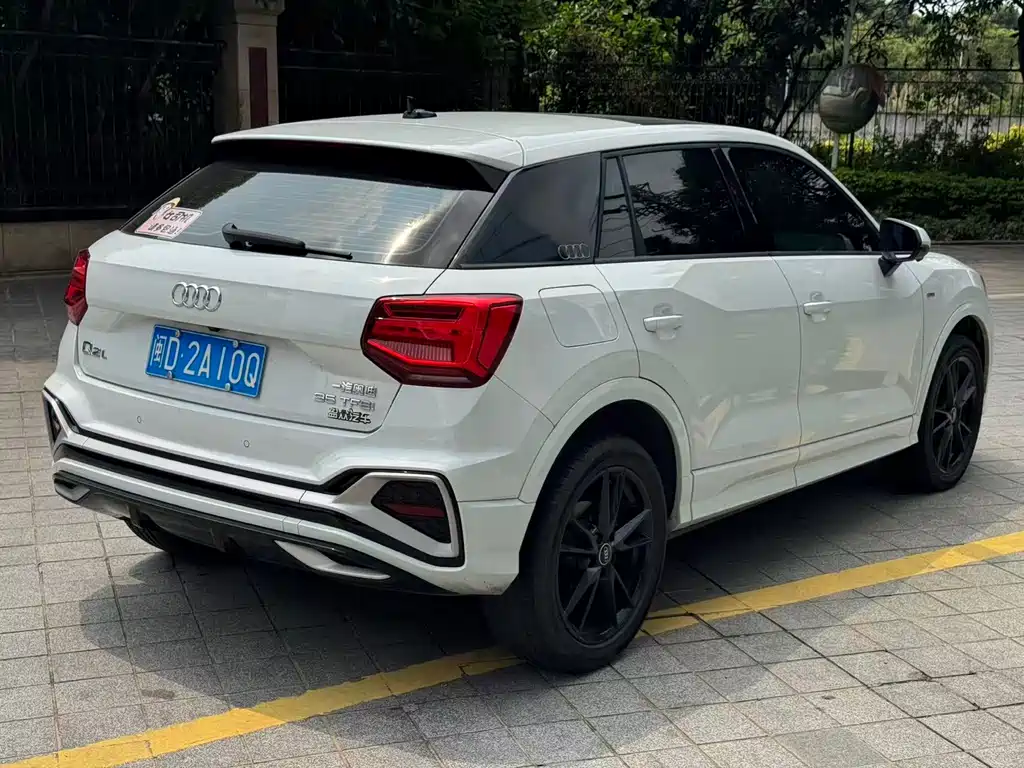 Audi Q2L 2023 — фото 4