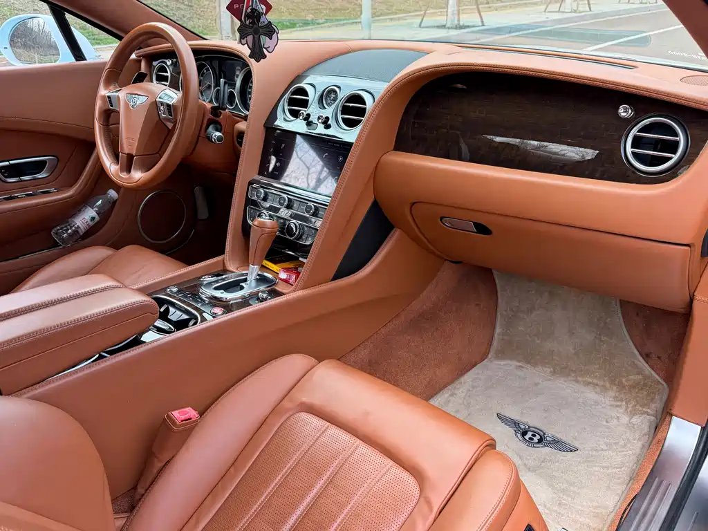 Bentley Continental 2015 — фото 8
