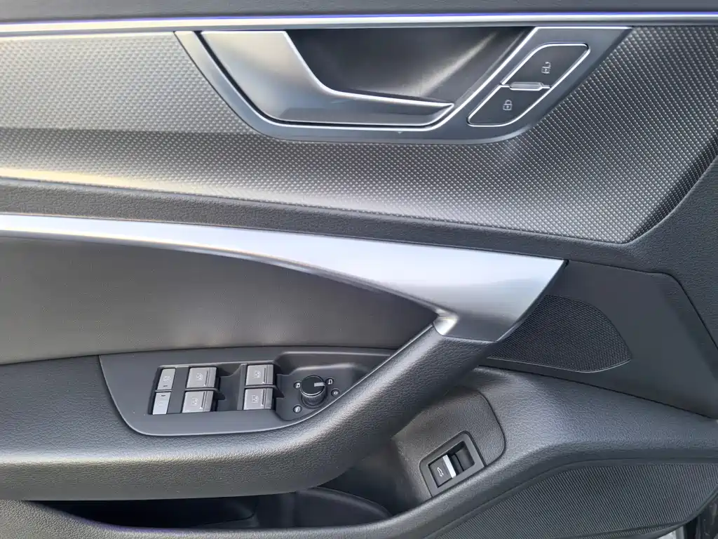 Audi A6L 2023 — фото 17