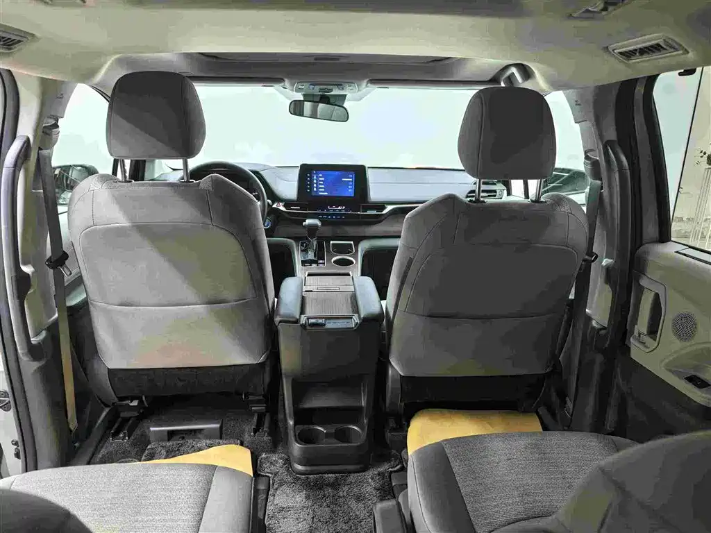 Toyota Sienna 2022 — фото 15