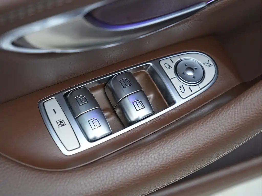 Mercedes-Benz E-Class 2020 — фото 11