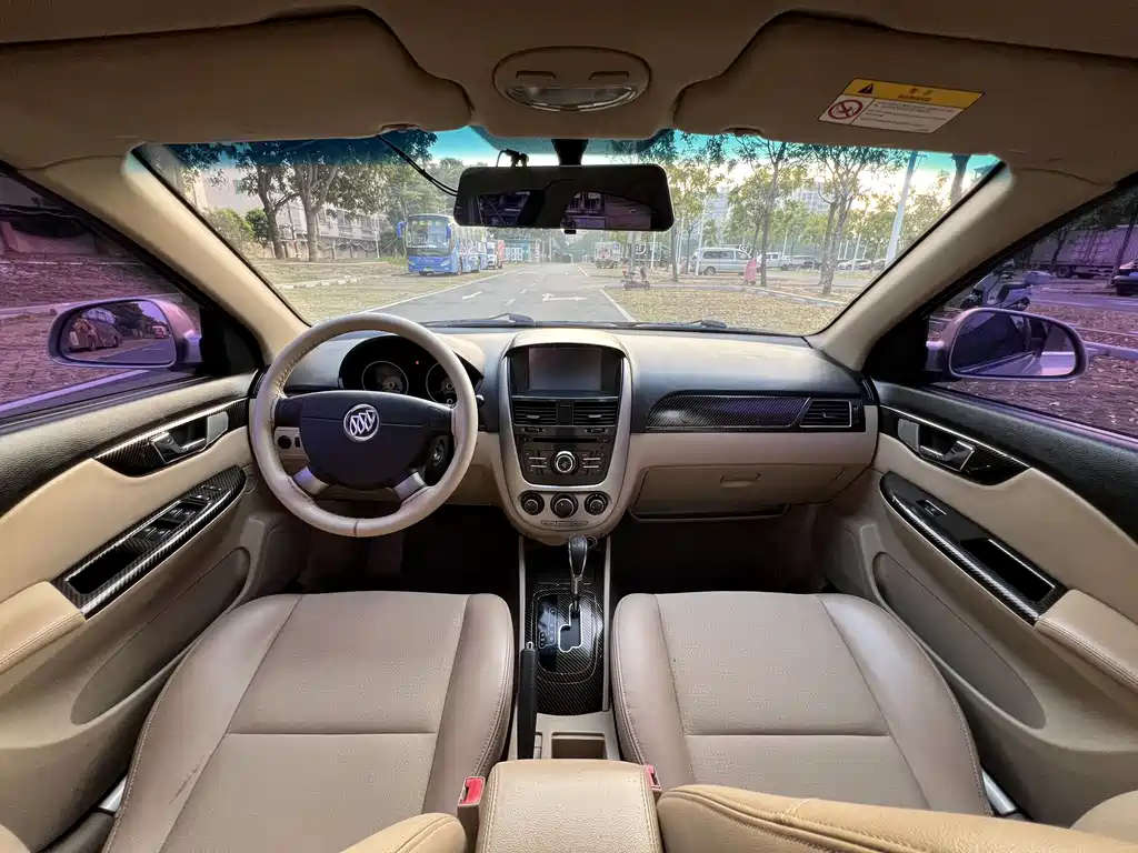 Buick Excelle 2015 — фото 18
