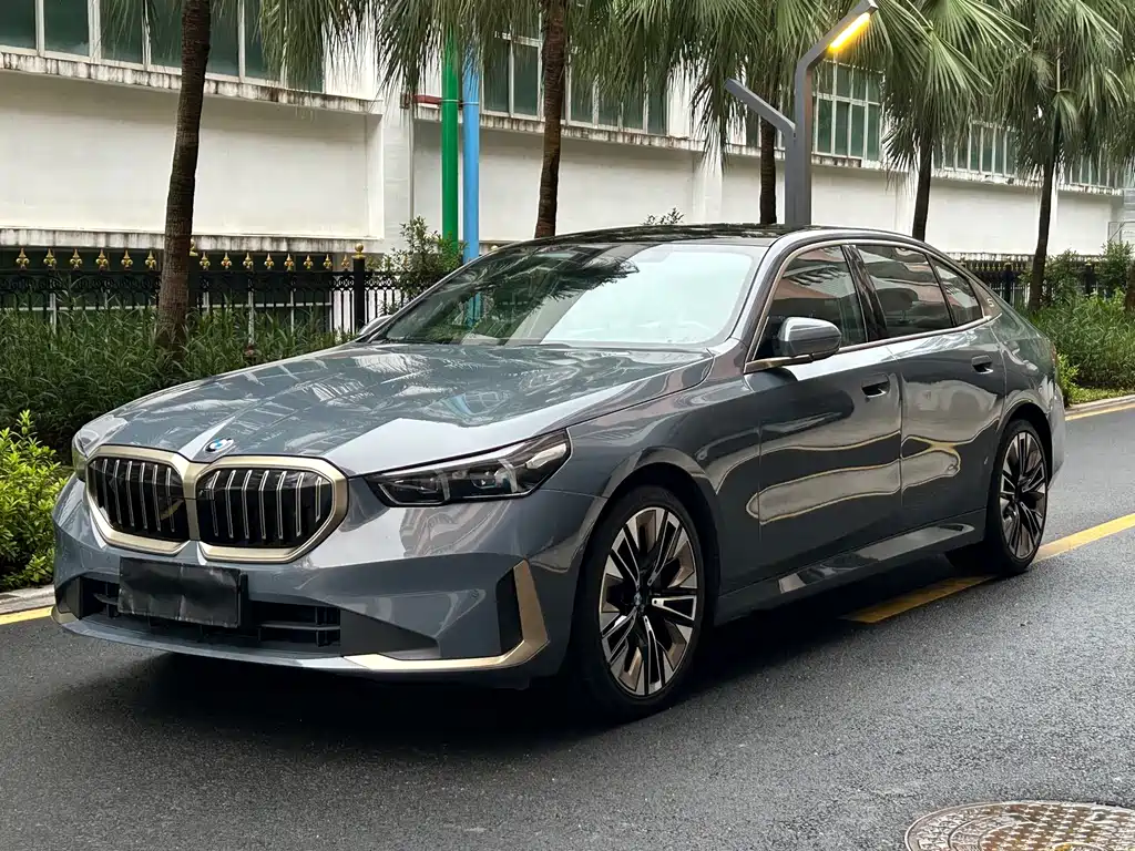 BMW 5 Series 2024