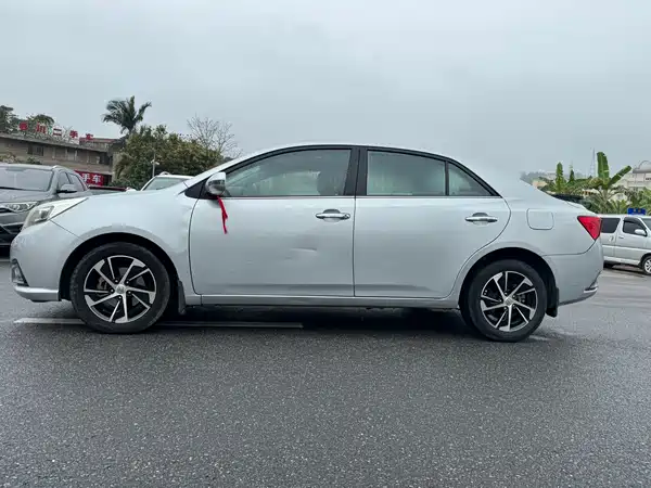 Zotye Z300 2014
