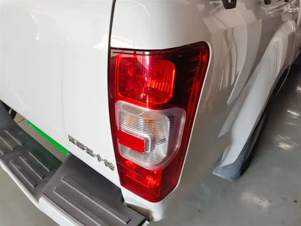 Isuzu RE-MAX 2021 — фото 8