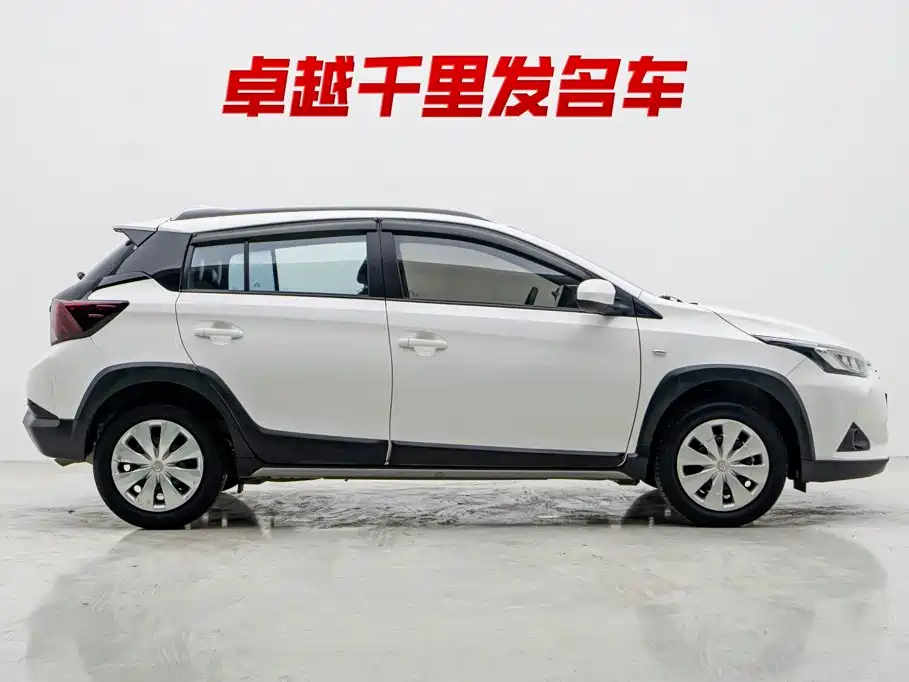 Toyota Yaris L 2022 — фото 8