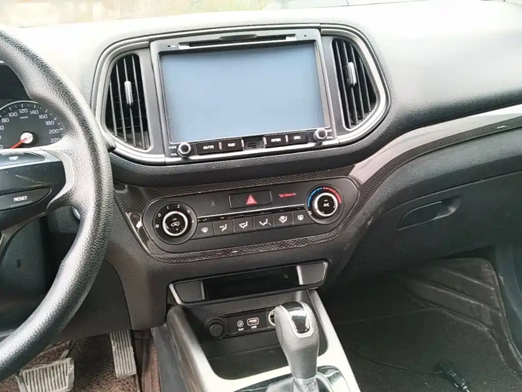 Kia KX3 2016 — фото 13
