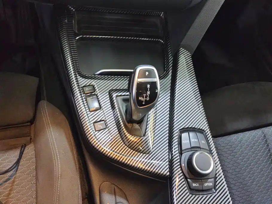 BMW 3 Series 2017 — фото 16
