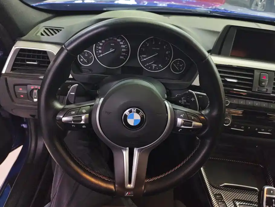 BMW 3 Series 2017 — фото 15