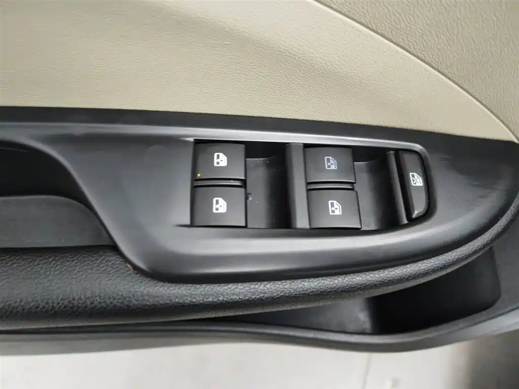Buick Excelle 2019 — фото 9