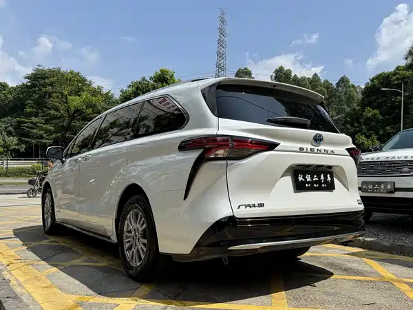 Toyota Sienna 2023