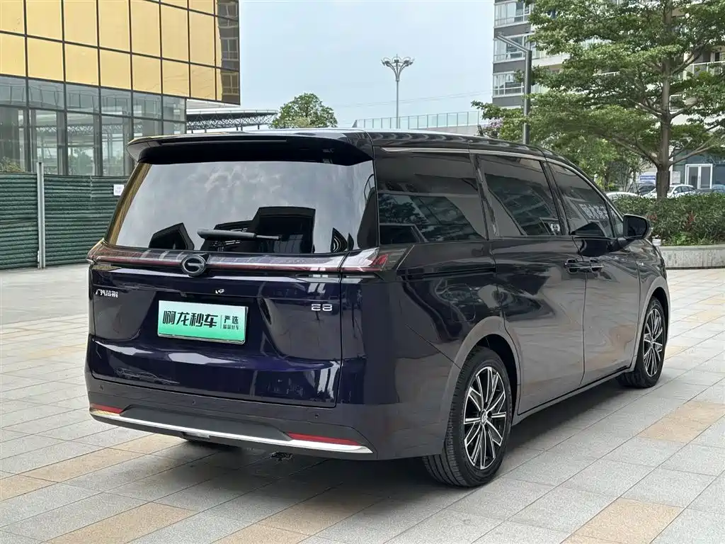 GAC Motor E8 PHEV 2024 — фото 4