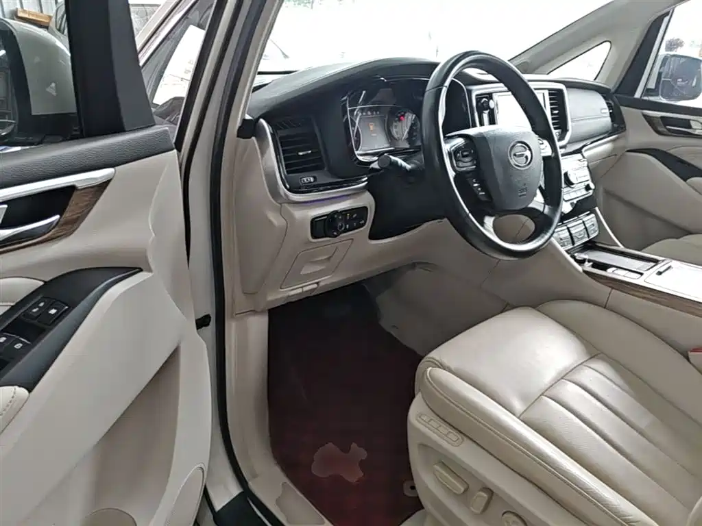 GAC Motor Trumpchi M8 2018 — фото 16