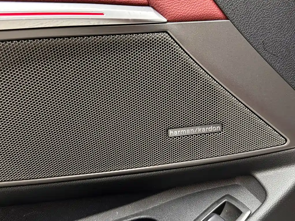 BMW 3 Series 2024 — фото 15