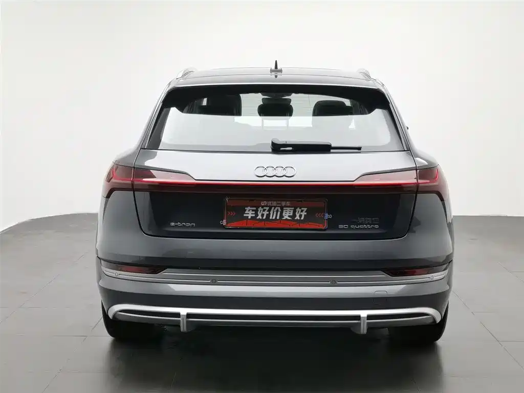 Audi e-tron 2021 — фото 4
