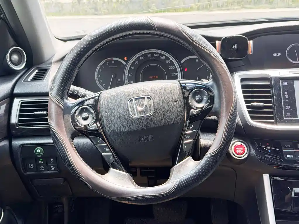 Honda Accord 2016 — фото 14