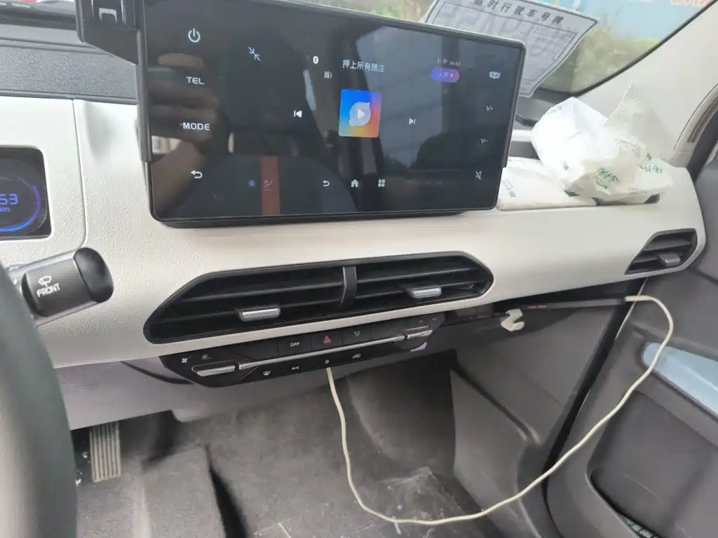 Geely Galaxy Panda 2025 — фото 14
