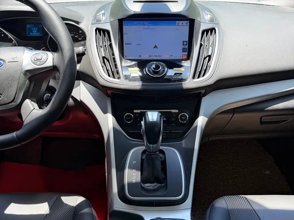 Ford Kuga 2015 — фото 16