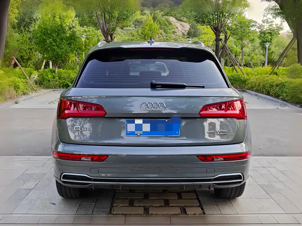 Audi Q5L 2020 — фото 5