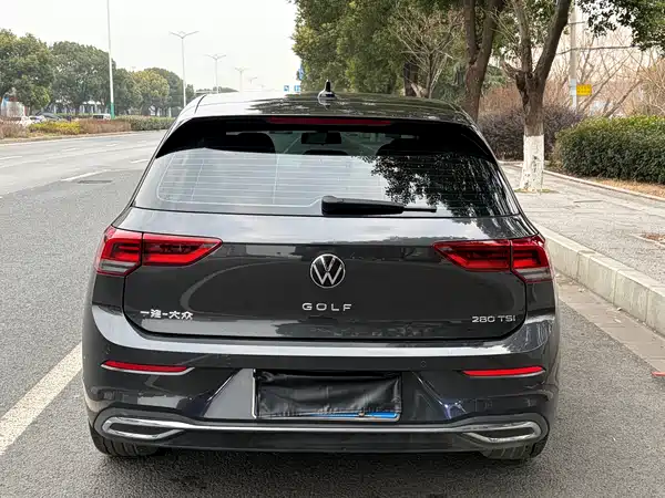 Volkswagen Golf 2021