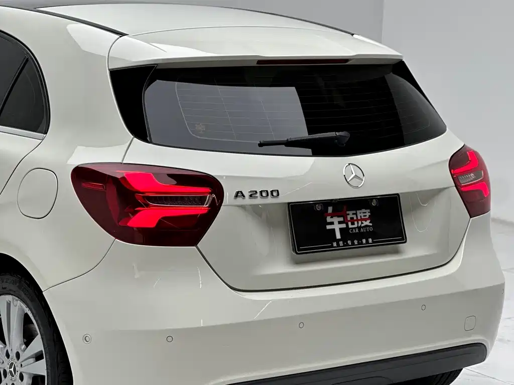 Mercedes-Benz A-Class 2018 — фото 12