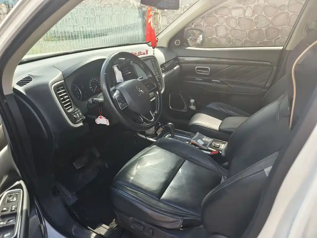 Mitsubishi Outlander 2020