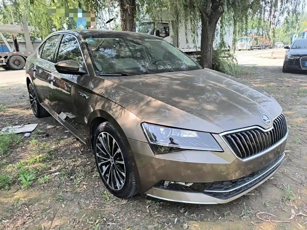 Skoda Superb 2017 — фото 4