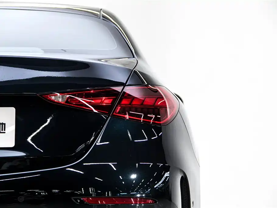 Mercedes-Benz C-Class 2025 — фото 10