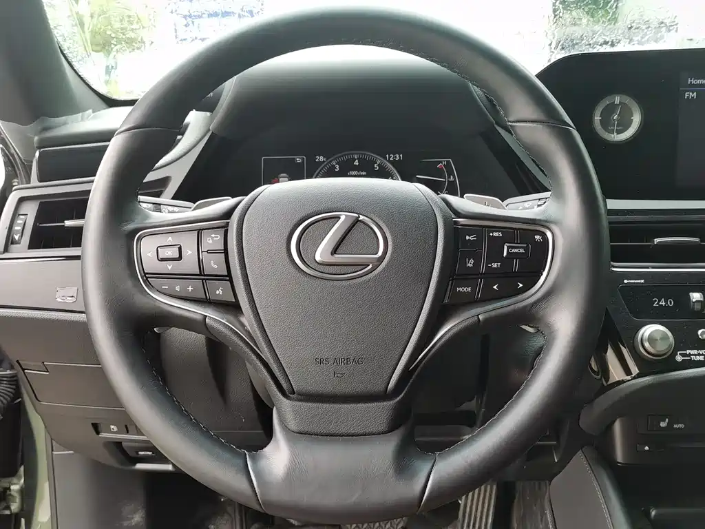 Lexus ES 2022 — фото 12