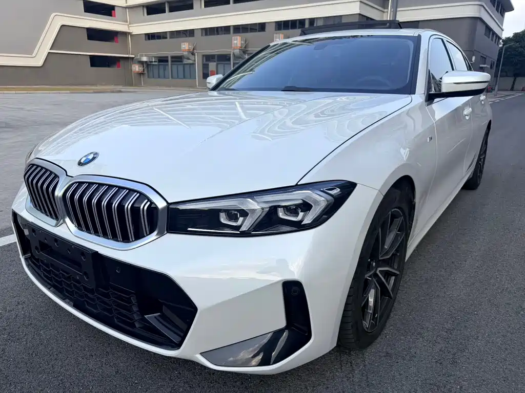 BMW 3 Series 2023 — фото 1