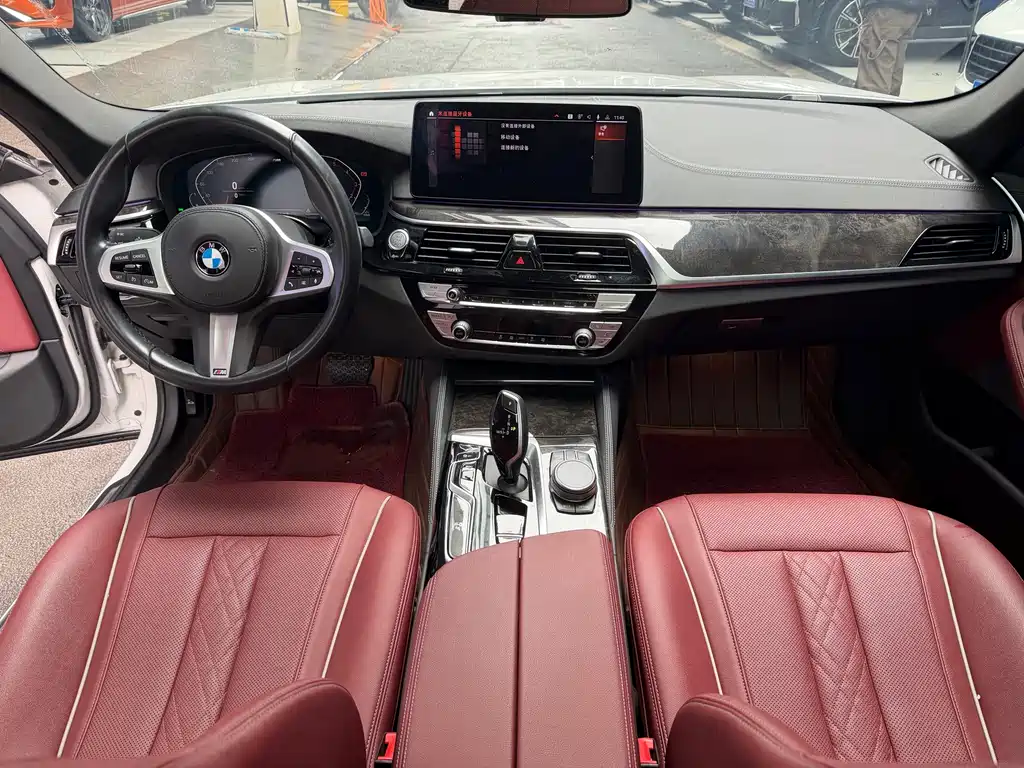 BMW 5 Series 2021 — фото 12