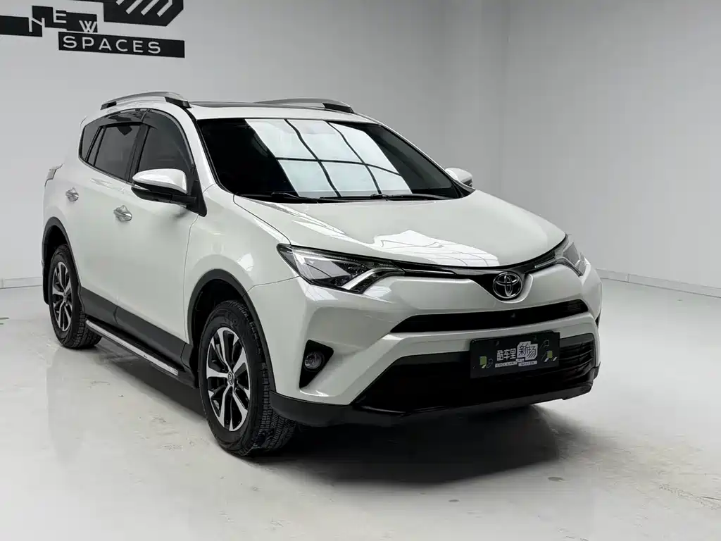 Toyota RAV4 2017 — фото 3