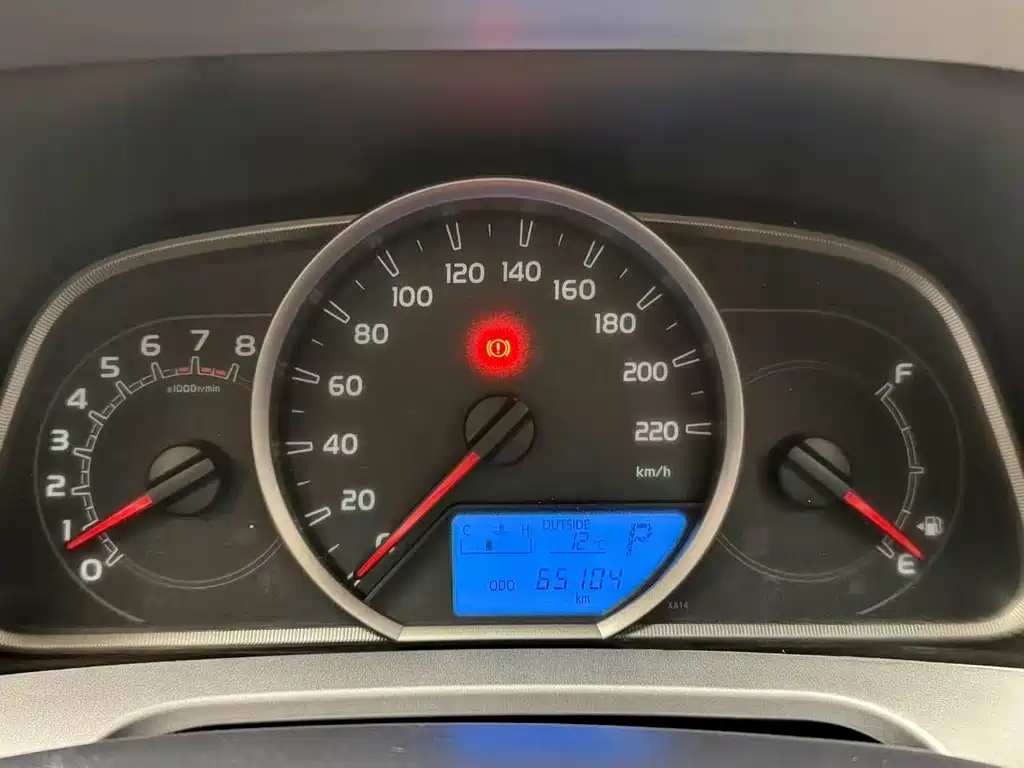 Toyota RAV4 2017 — фото 15