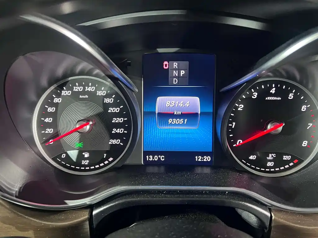 Mercedes-Benz V-Class 2023 — фото 14