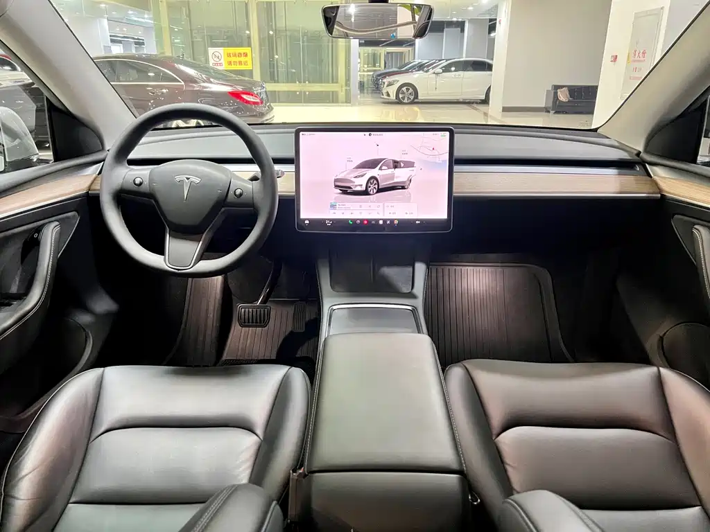 Tesla Model Y 2022 — фото 8