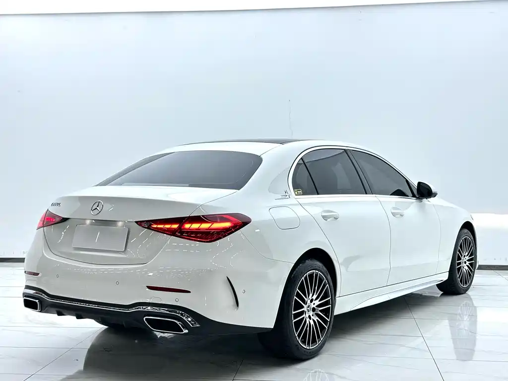 Mercedes-Benz C-Class 2025 — фото 12