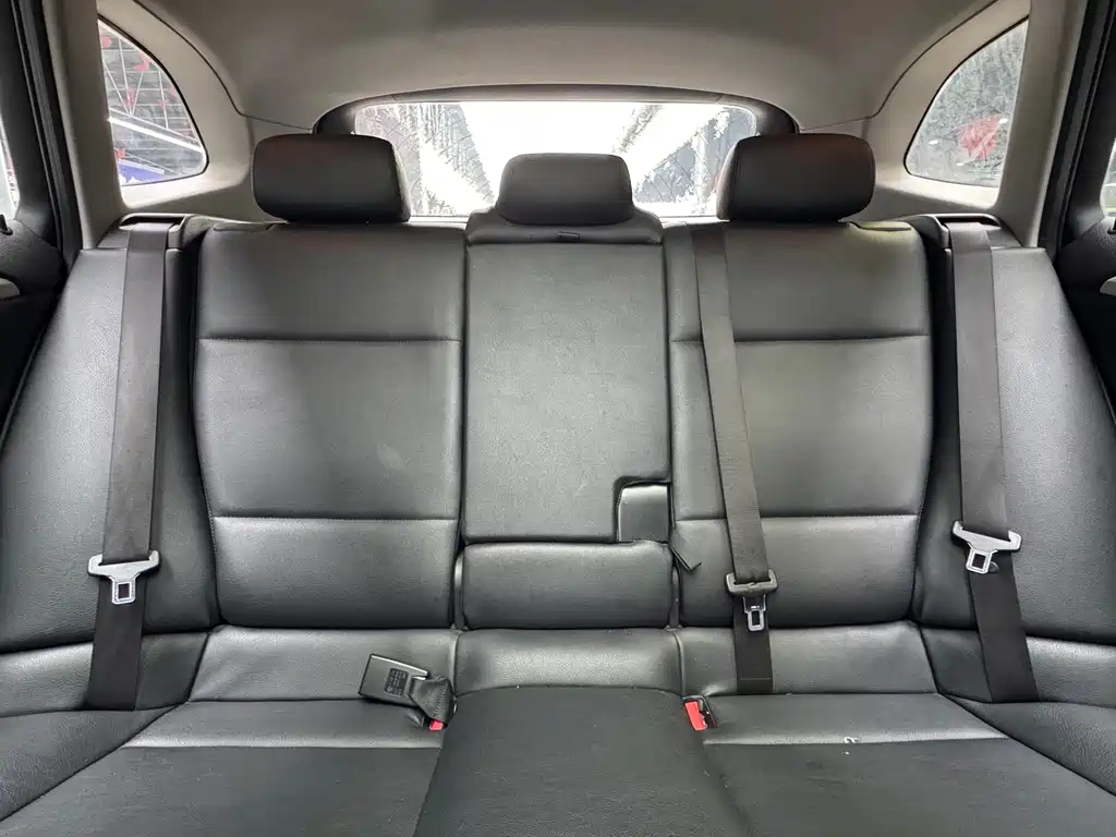BMW X1 2015 — фото 12