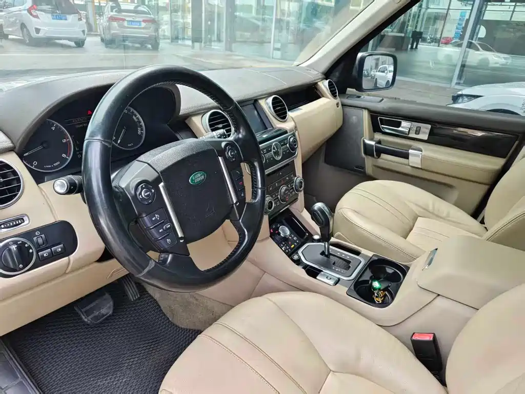Land Rover Discovery 2012 — фото 10